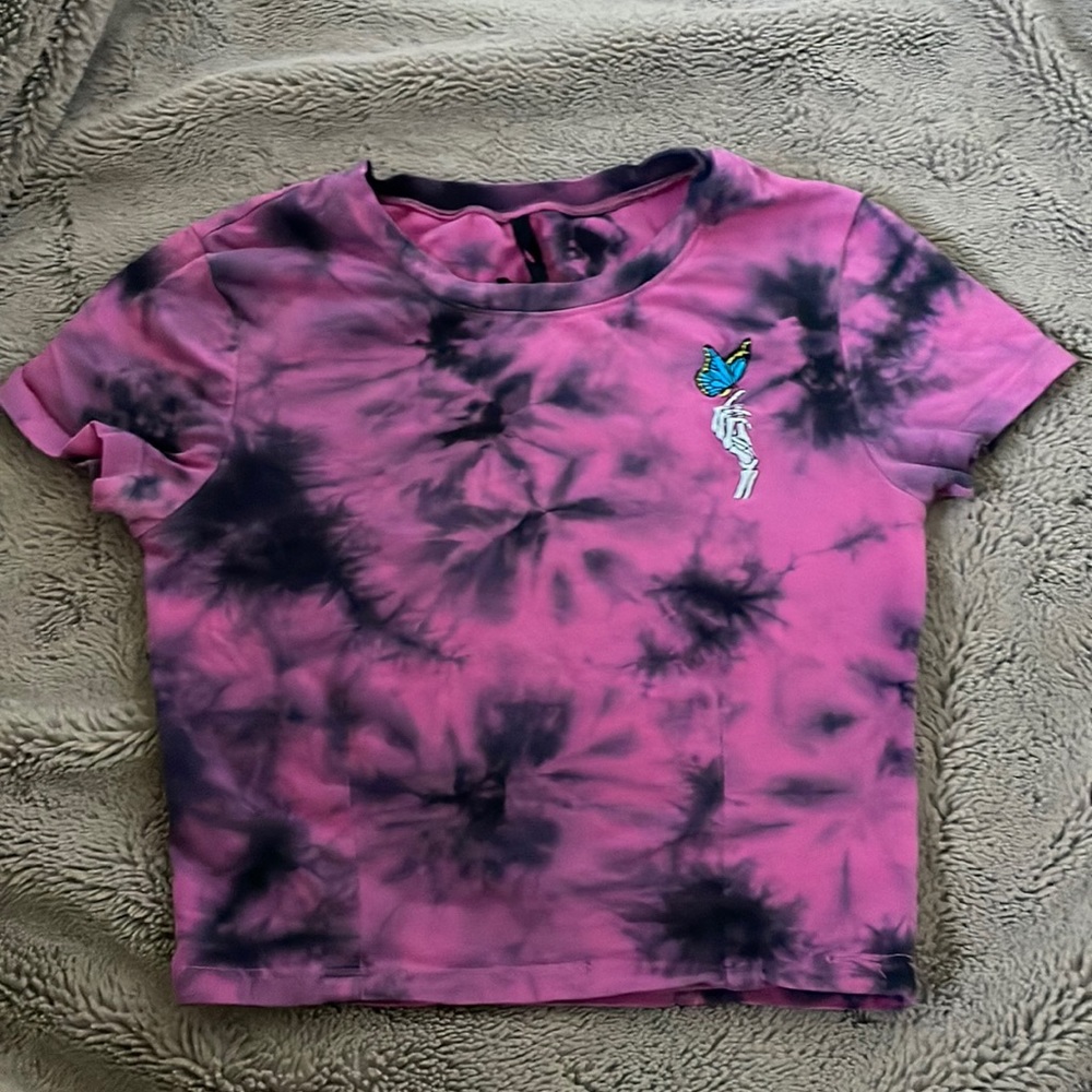 Zumiez crop top. color pink and blue. size XS